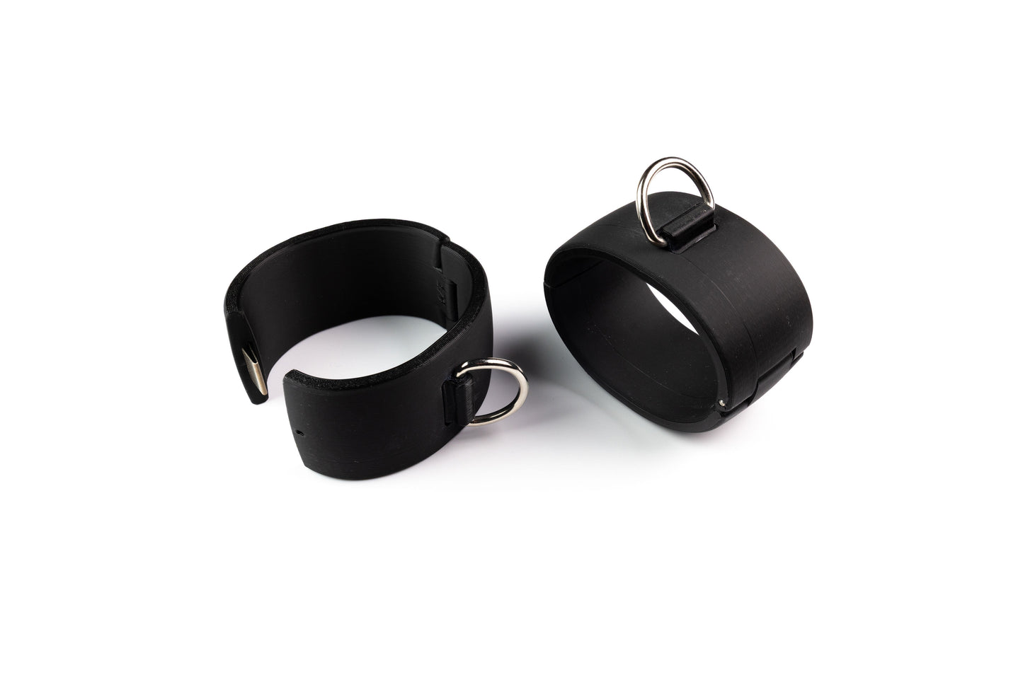 SALE: Extreme Quick-Shackles - custom made handcuffs with D-ring and snap lock. Circumf. 140mm