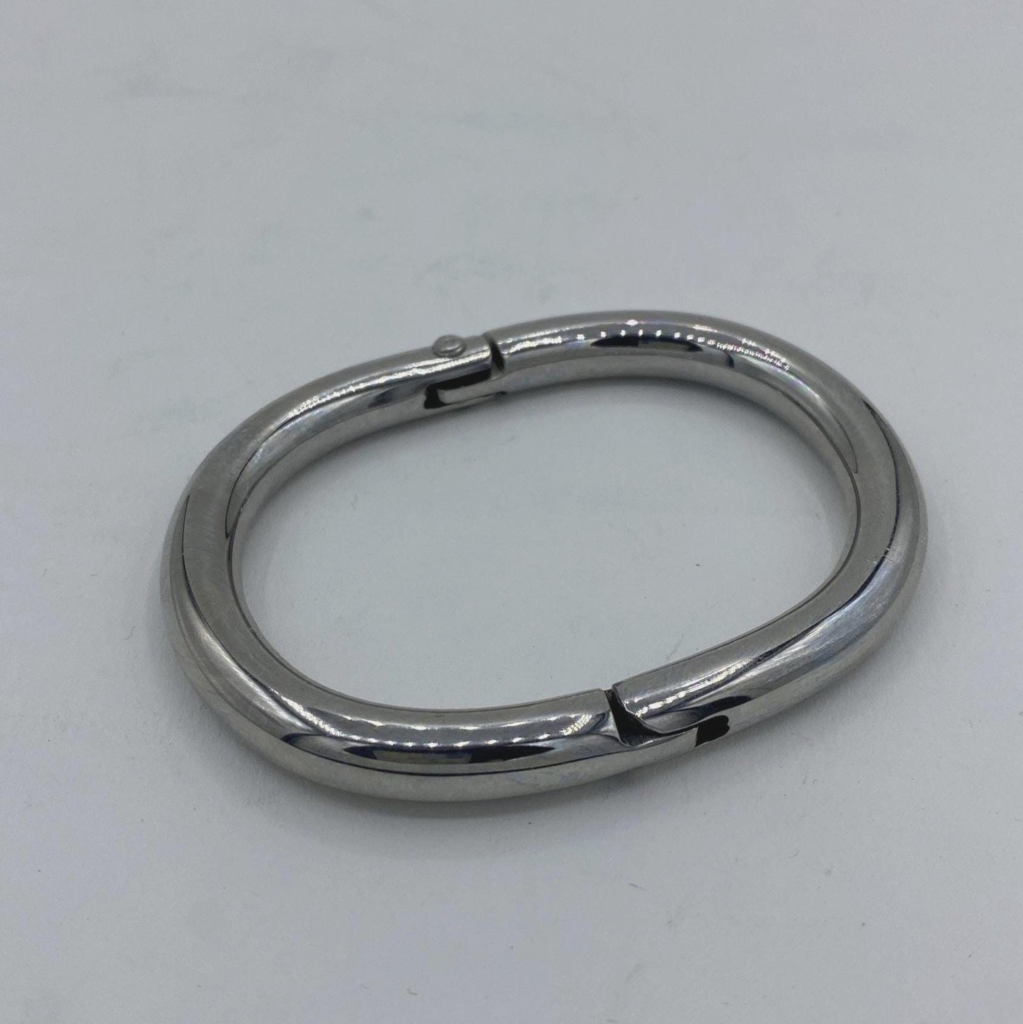 Handcuff