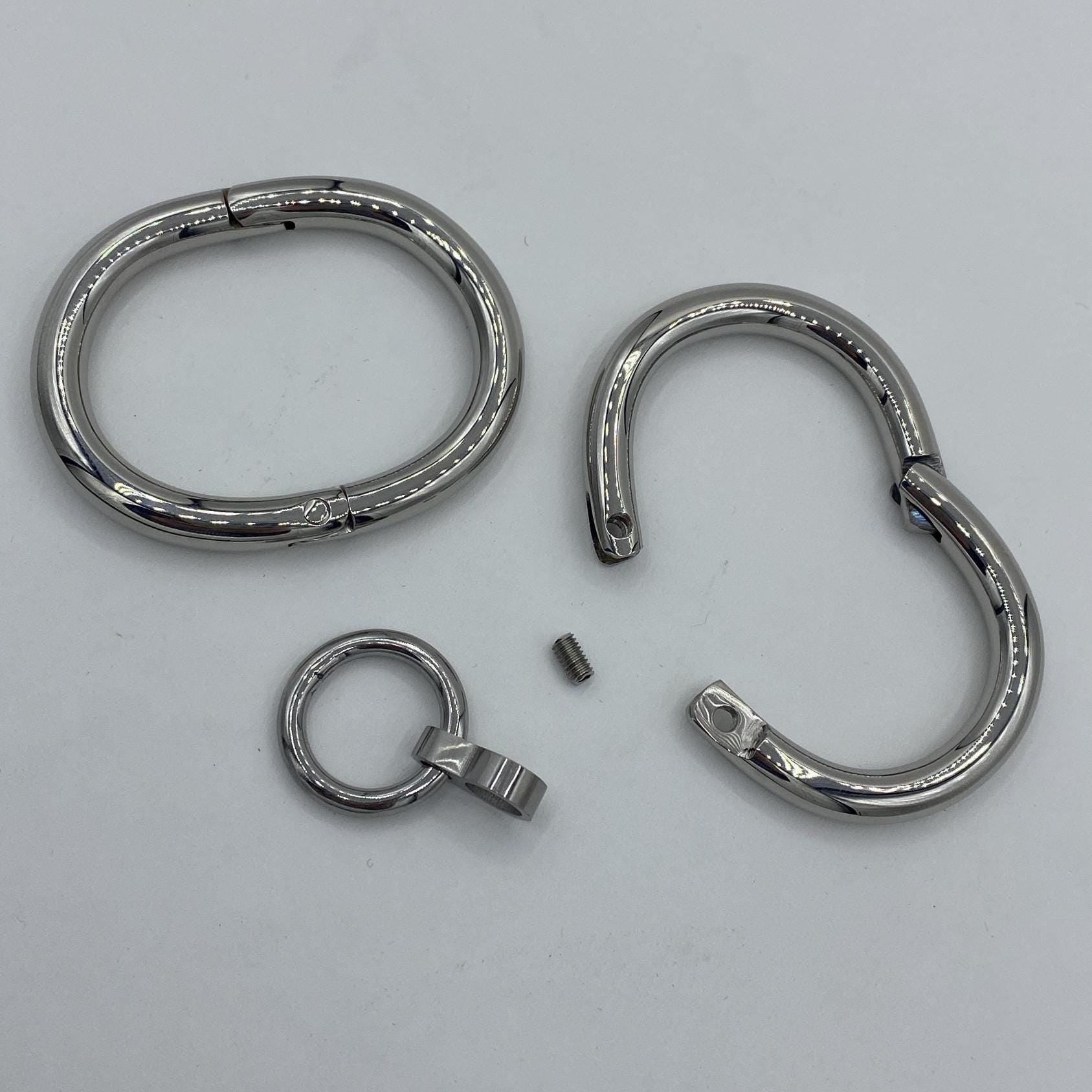 Set: handcuffs with hanging ring + key 5,8cm x 4,3 cm