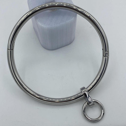 Сollar with ring Circumf.: 32,5cm