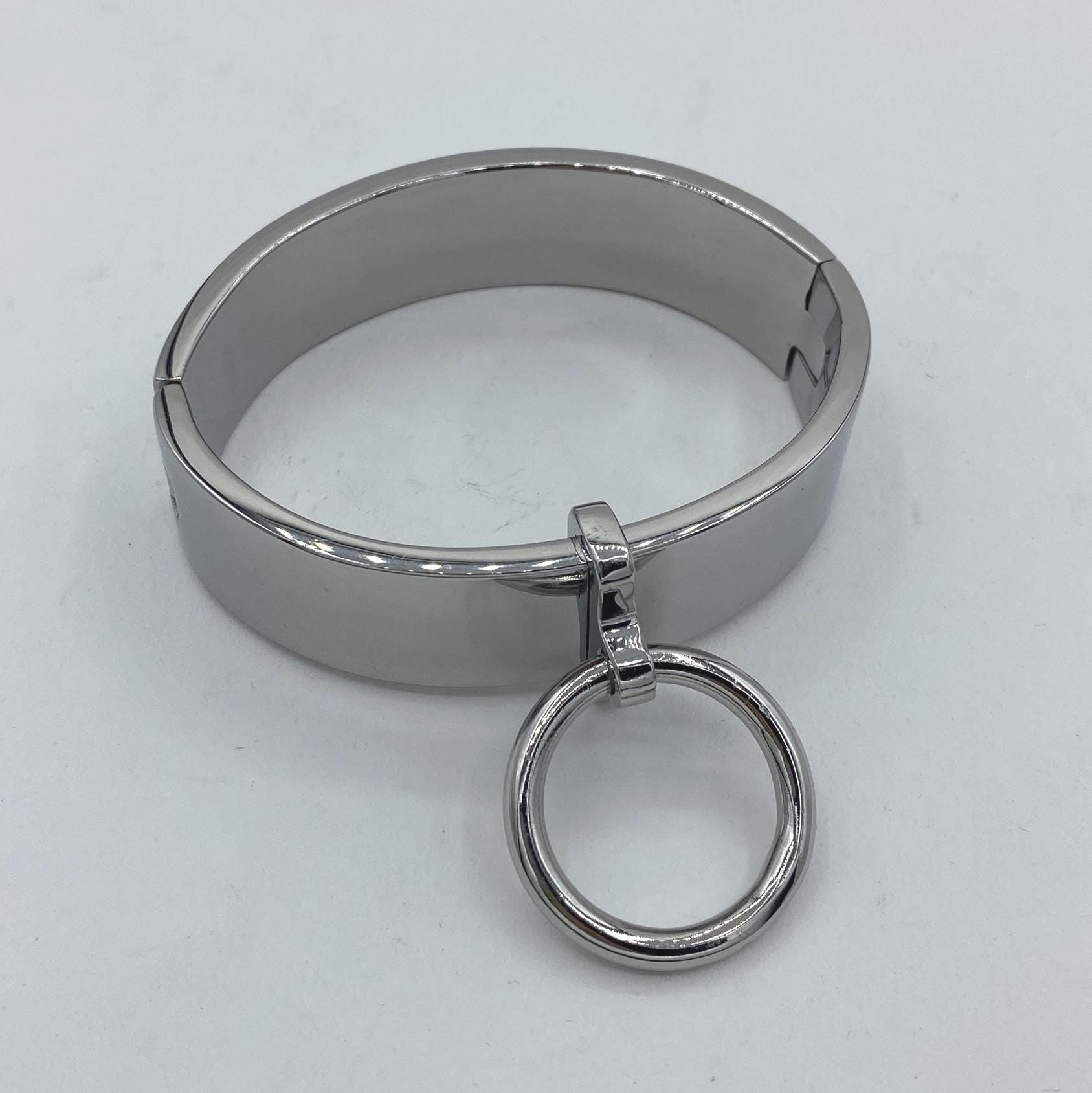Wide stainless steel cuffs with removable ring Circumf.: 18,5cm