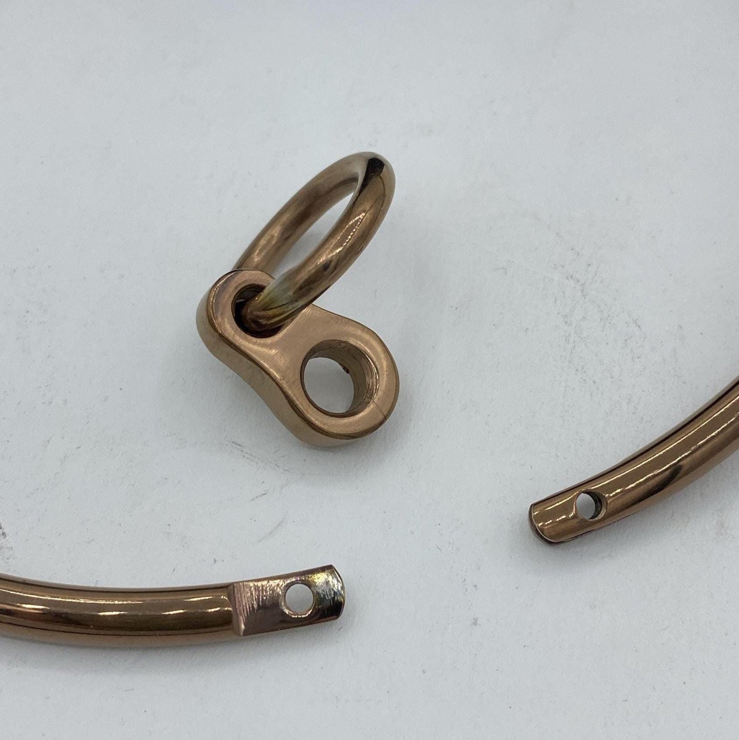 Сollar with ring Circumf.: 40,6cm