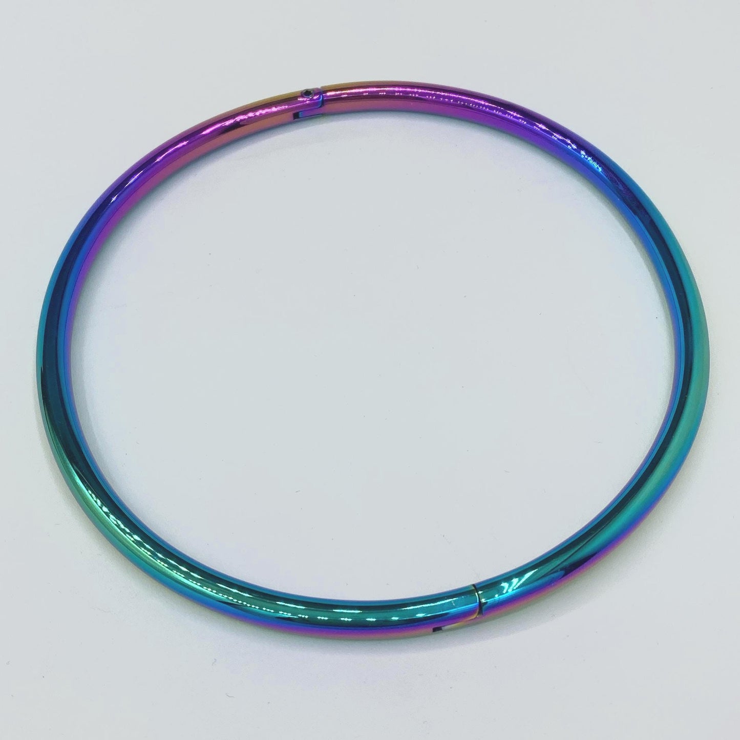 Multicoloured collar. Circumf.: 44,55cm