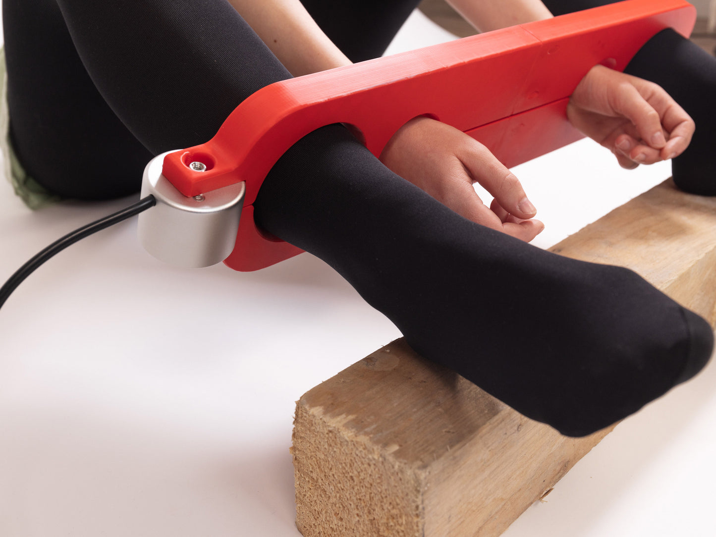 MagBound hand-leg pillory extension