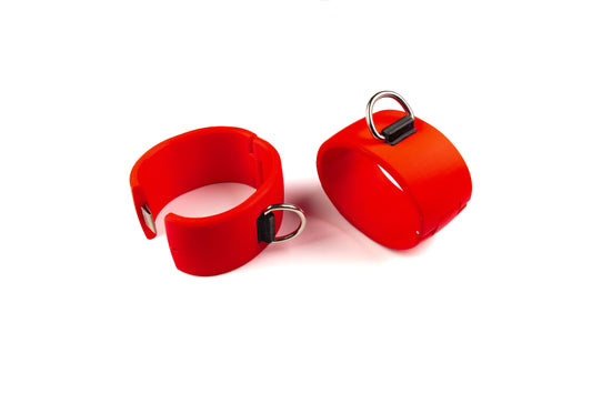 SALE: Extreme Quick-Shackles - custom made handcuffs with D-ring and snap lock. Circumf. 145mm