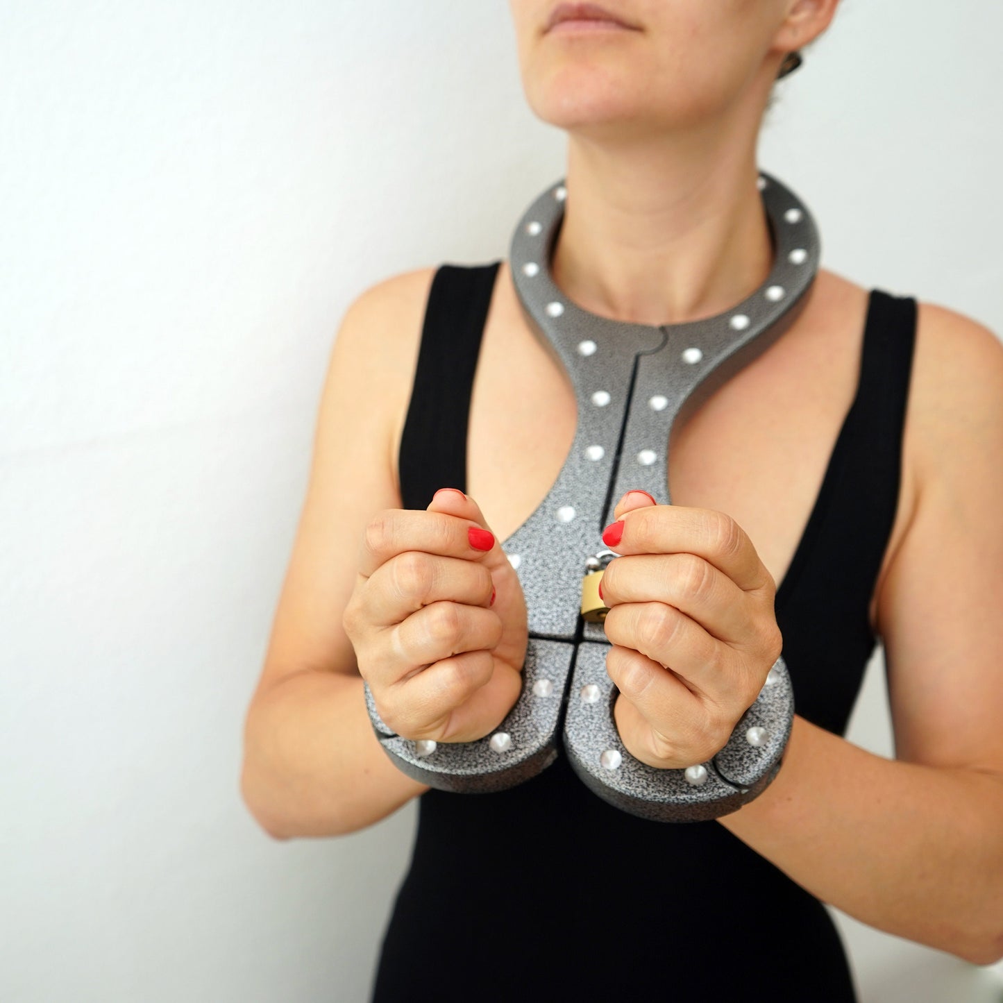 Aluminum bondage shrew´s fiddle yoke for neck and hands