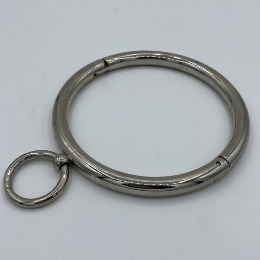 Stainless steel collar with ring Diameter: O - 12cm