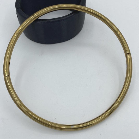 Gold steel collar 37,2cm circumf.