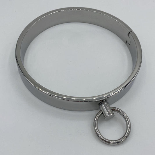 Wide and massive collar with ring Circumf.: 37cm