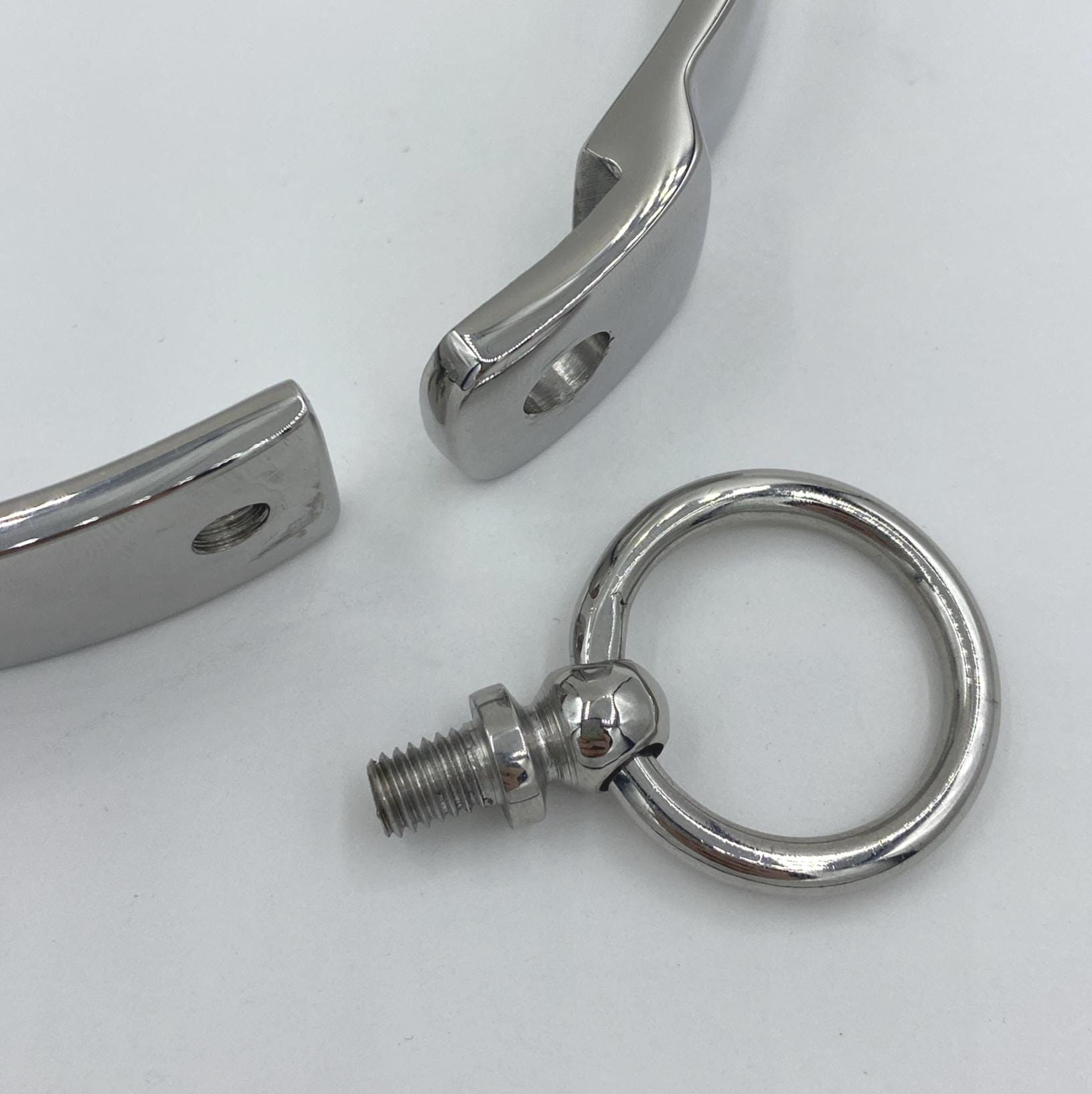 Wide and massive collar with ring Circumf.: 36,5cm