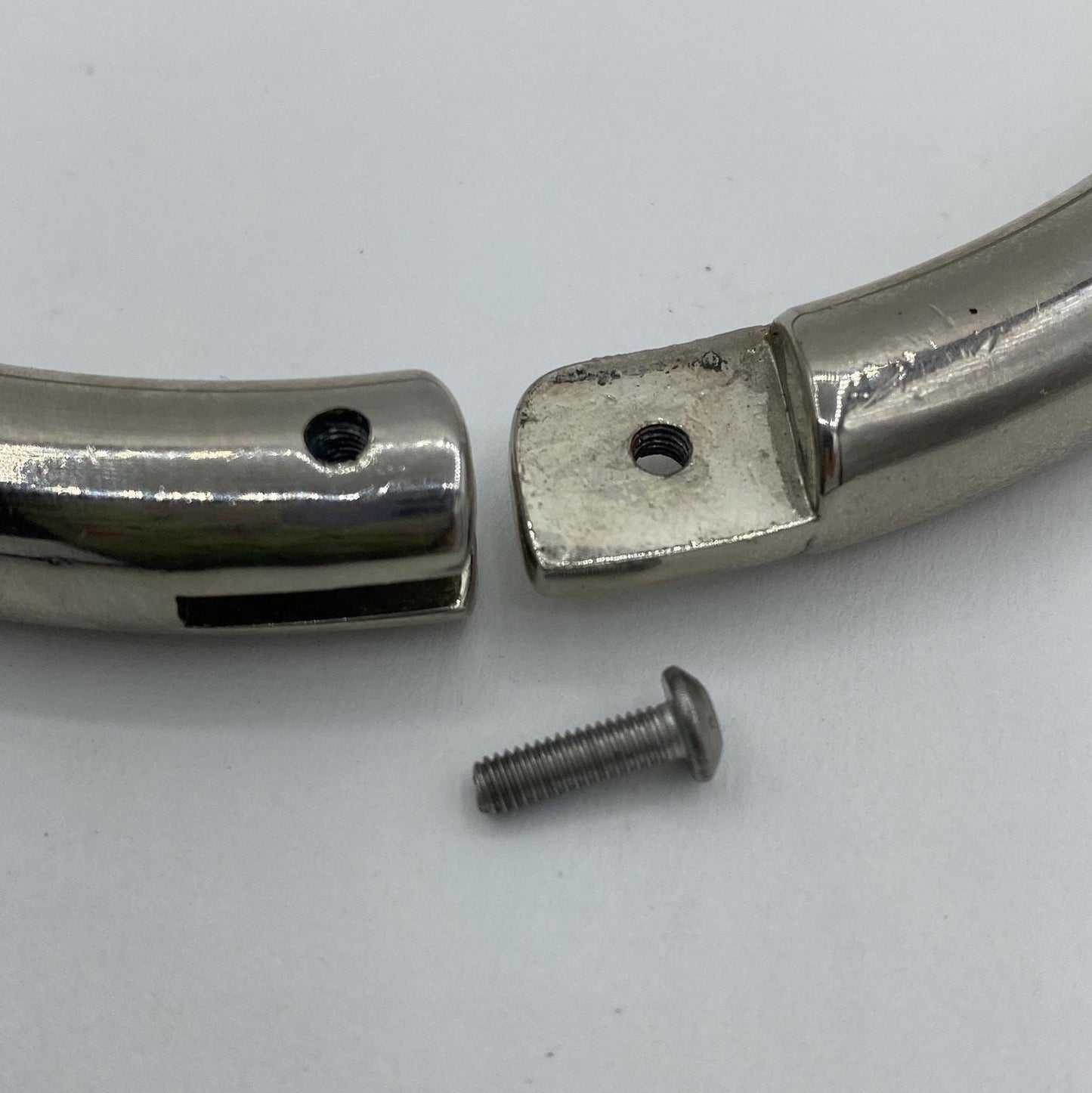 Stainless steel collar with ring Diameter: O - 12cm