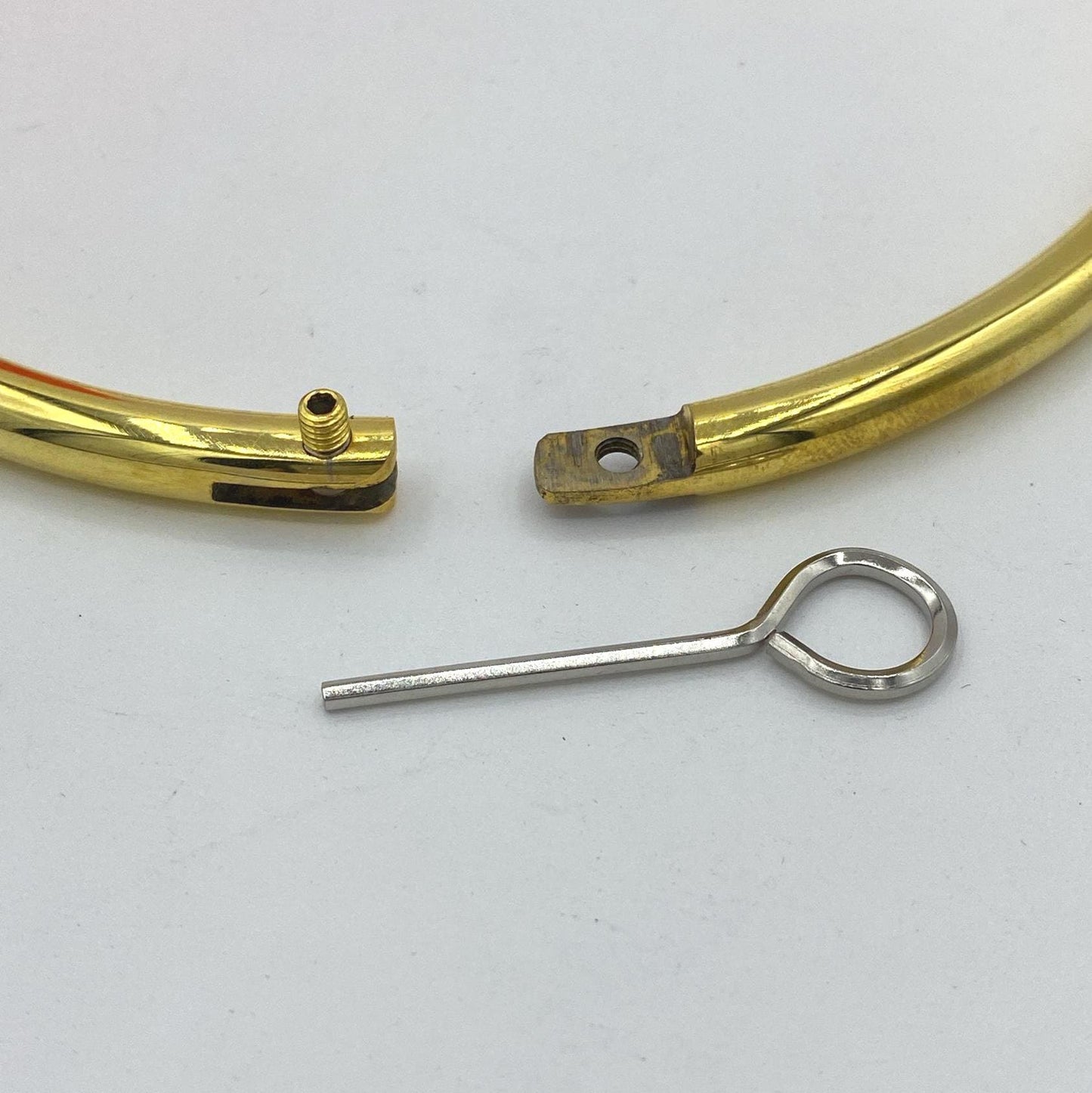 Gold steel collar 43cm circumf.