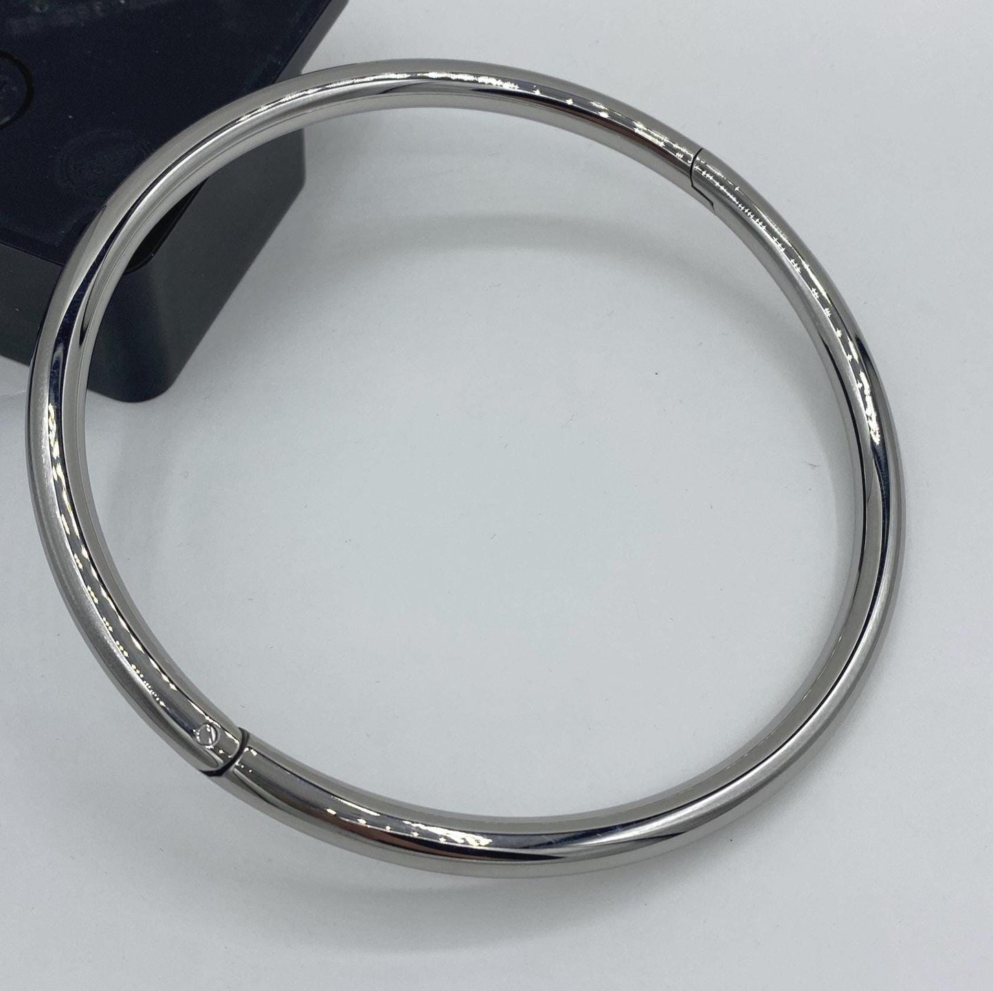 Silver steel collar. Ø: 12,4cm x 12cm