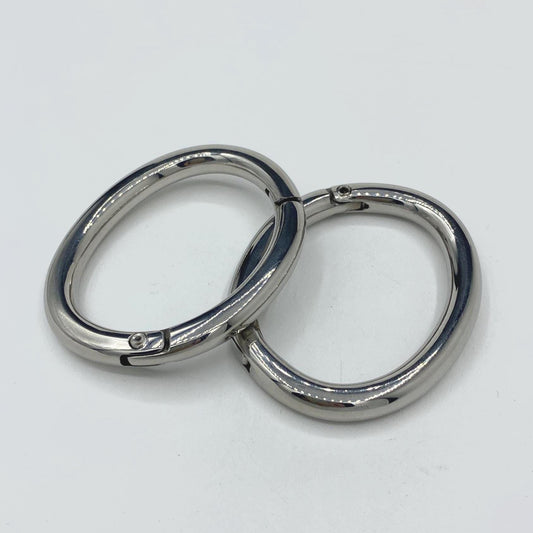 Silver handcuffs. Circumf. 15cm
